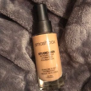 Smashbox Studio Skin 15 hour wear foundation